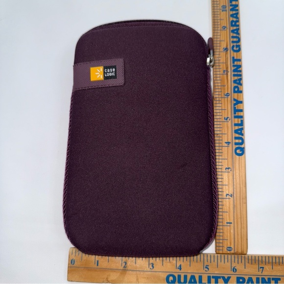 Case logic Purple Tablet Sleeve 8x5‎ tablet like new - Picture 1 of 3